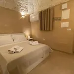 Dimora * オストゥーニ
